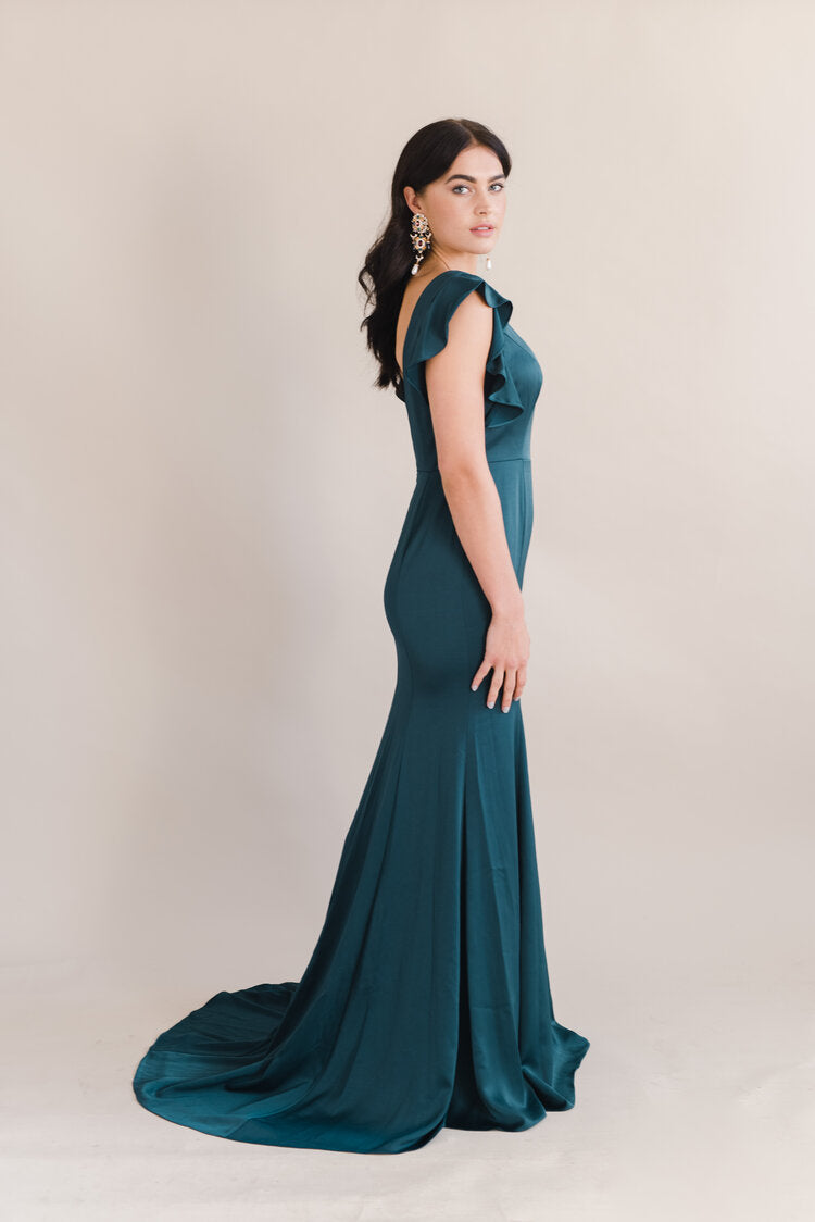 THTH Cecelia Bridesmaid Dress in Emerald